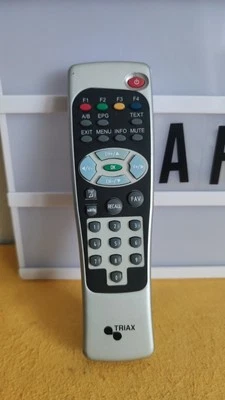 ★ TRIAX boitier TNT TTR 110E télécommande officielle original constructeur - Photo 1/3