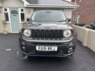 Jeep Renegade Dawn Of justice Limited Edition  - Image 1 of 4