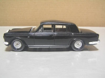 Norev #33 Rolls Royce Silver Shadow vintage plastic toy 1/43 scale NM+ rare - Image 1 of 4