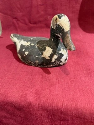 Chasse pêche art populaire. Appeau appelant leurre canard ancien en bois - Photo 1/4