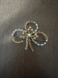 Broche de diamantes de imitación vintage con forma de trébol hecho en Austria Art Deco - Imagen 1 de 11