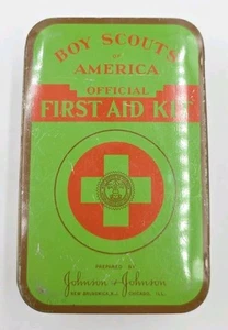 BOY SCOUTS OF AMERICA: Kit Oficial de Primeros Auxilios TIN Johnson & Johnson con Contenido - Imagen 1 de 9