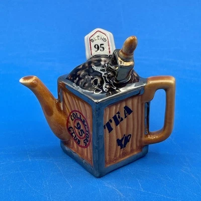 1995 ENGLAND CARDEW DESIGN COLLECTORS CLUB MINI TEAPOT "TINY TEA SCOOP" - Image 1 of 4