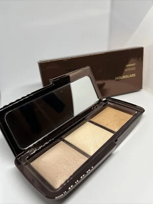 Paleta de iluminación ambiental con reloj de arena 0,11 oz Foto 1 de 2