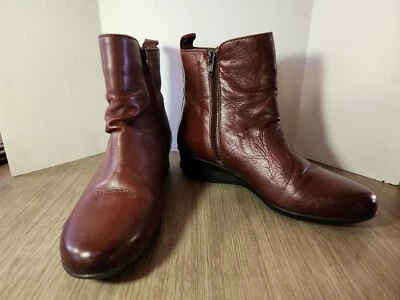 WOMEN'S TAOS BURGUNDY LEATHER ANKLE BOOTS SIZE 6-6.5/ 37 - Image 1 of 4
