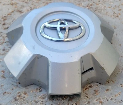 (1) OEM 2014-2019 Toyota 4Runner СЕРЕБРИСТЫЙ центральный колпак колеса колпак ступицы #0A 4260B-35070 - Изображение 1 из 4