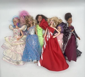 6 Barbie Original Puppen Konvolut mit Vintage Kleider Winter Fantasy, Weihnachten, Outfit 3137+ - Bild 1 von 24