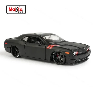 Maisto 1:24 2008 Dodge Challenger Sport Car - Immagine 1 di 4