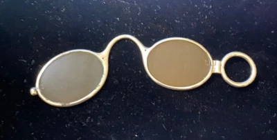 Gafas antiguas de plata con aspecto de ópera Foto 1 de 4