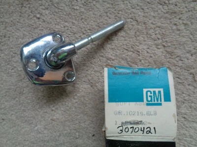 SUPORTE PARA JANELA/PARA-SOL CADILLAC BUICK CHEVY PONTIAC FABRICANTE DE EQUIPAMENTO ORIGINAL GM 3070421 NOS - Imagem 1 de 4