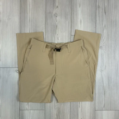 Pantalones chinos Lands’ End talla 32 X 29 Performance Active beige con cinturón Foto 1 de 4