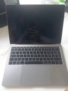 Macbook Pro 2018 Model A1708 Azery...took A Shower... - Photo 1/6