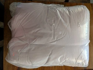 POTTERY BARN TEEN Microfiber Pintuck Comforter-Queen-Dusty Iris-OPEN BOX - Picture 1 of 6