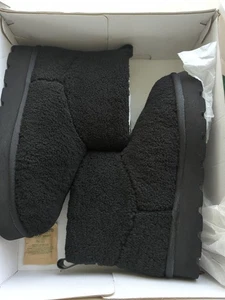 Michael Kors Winnie Bootie Faux Curly Shearing Boot $175 New In Box Women Size 9 - Picture 1 of 8