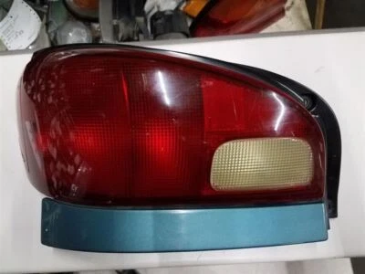 Luz trasera izquierda para conductor compatible con 95-01 SWIFT 148116 Foto 1 de 2