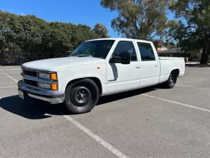 1995 Chevrolet Silverado 2500 CENTURION, Crew Cab, Short Bed, RHD, Auto - Picture 1 of 12