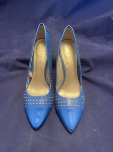 Christian Siriano Women's Heels Shoes Pumps Blue Perforated Size 7.5 - Picture 1 of 6