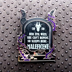 Disney Pin Maleficent Fearfully Departed 2021 Limited Edition of 5000 - Picture 1 of 5