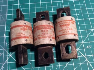 3 pcs SHAWMUT Amptrap A25x350 350A Type 4 Fuse Cartridges, Pullout Used (22) - Picture 1 of 2
