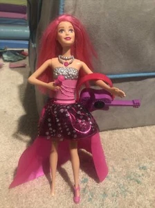 Barbie Rock N' Royals Courtney Cato singende Puppe mit rosa Haaren 2015 Mattel - Bild 1 von 6