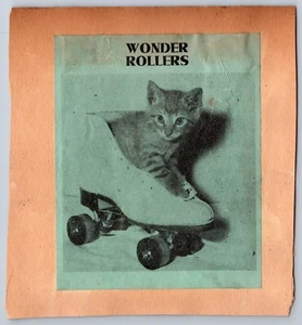 Adhesivo anuncio de patinaje sobre ruedas Wonder Rollers y 12th Street Market en página de álbum de recortes - Imagen 1 de 2
