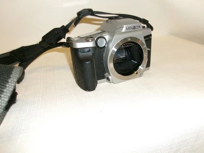 Minolta Maxxum 5 35mm SLR Film Camera Body Only Tested - Image 1 of 3