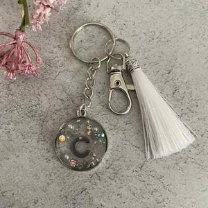 Llavero/dije de bolso con letra C hecho a medida - Imagen 1 de 3