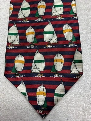 BAJO HOMBRE CORBATA ROJO Y AZUL MARINO CON VELEROS 4 X 58 Foto 1 de 4