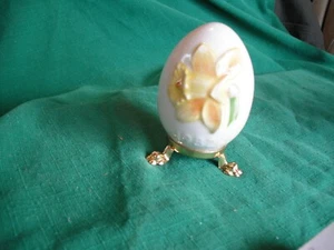 1982 Goebel Fifth Edition Annual Egg White With Yellow Flower In Original Box - Picture 1 of 9
