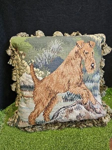 Almohada de lana con punta de aguja y punta pequeña Airdale Terrier cojín para perro 15x15 hecho a mano - Imagen 1 de 5