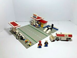LEGO Classic Town: Gas station 6375 (1980) + Exxon Fuel Pumper 554 Vintage