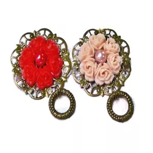 Ring of Roses brooch lanyard clip - ID Badge, pen holder - red or pink - Bild 1 von 5