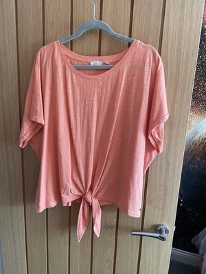 Lovely Ladies Orange T-Shirt / Top by Fat Face Size 24 Front Tie Waist - Image 1 of 4