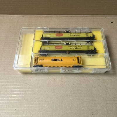 N Scale Tanks And Propane Atlas And Trix Set of 3 - Image 1 of 4