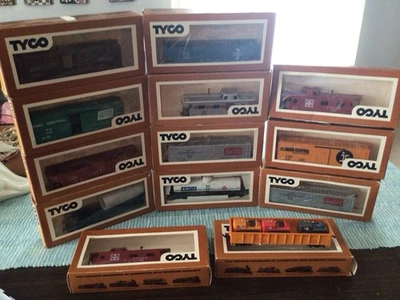 (Lot Of 13 TYCO~HO Railcars~ Boxed See Photos - Image 1 of 4