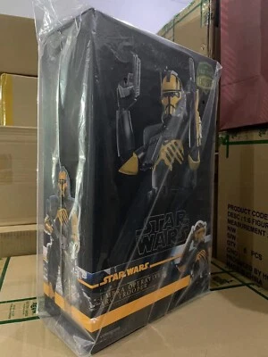 New in stock Hot Toys VGM58 STAR WARS Umbra Operative Arc Trooper L 1/6 figure - Image 1 of 4