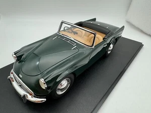 Cult 1/18 Daimler SP250 Dart V8 1964 Black Green #02 - Picture 1 of 10