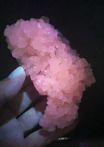 239 g Raro Natural Rosa Fluorescente Calcita Racimo Mineral Espécimen Fujian - Imagen 1 de 9