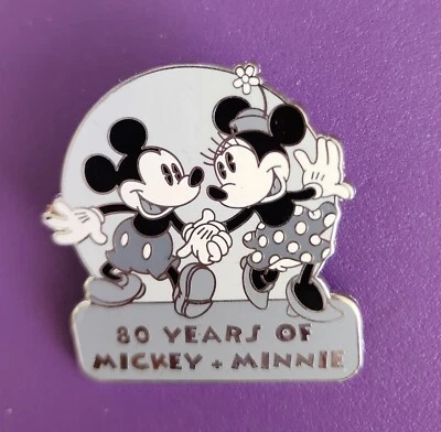 DISNEY WDSB WALT DISNEY STUDIO BURBANK DEC~80 YEARS OF MICKEY/MINNIE LE 200 PIN - Image 1 of 4