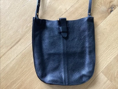 Banana Republic Black Pebbled Leather Shoulder Bag Purse Inside Pocket Excellent - Image 1 of 4