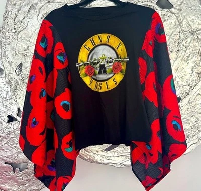 Top de Colección Witchy Goth Woman’s Guns & Roses Gráfico Vintage Mangas Sedosas OS Foto 1 de 4