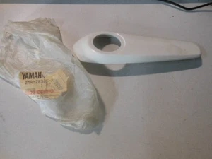 Cubierta de señal de giro delantera NOS Yamaha FZR600 2MA-28365-30 - Imagen 1 de 3