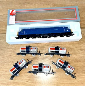 MAINLINE OO GAUGE DIESEL LOCO BLUE 45039 "THE MANCHESTER REGIMENT" 5 LIMA WAGONS - Picture 1 of 4