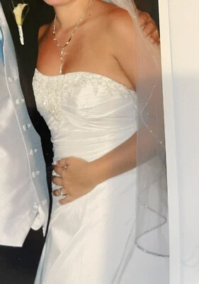 vestido de novia allure bridals Foto 1 de 4