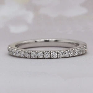 14 Karat Weißgold Eternity Band 0,35 Karat runde Diamanten  - Bild 1 von 2