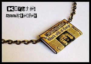Collar The Daily Prophet HARRY POTTER y el Prisionero de Azkaban Colgante SIRIUS - Imagen 1 de 2