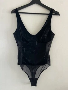 BCBG Maxazria Damen-Body schwarz Wildlederimitat neu mit Etikett Medium Netzseiten ärmellos - Bild 1 von 7