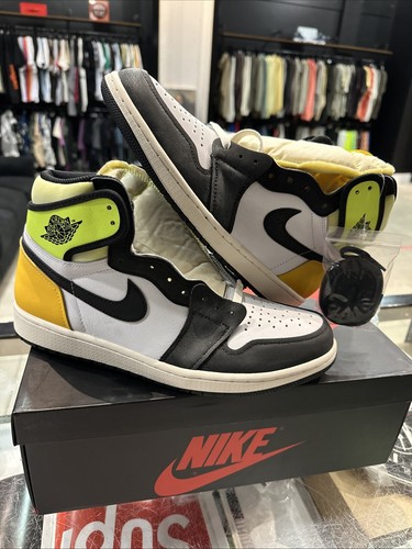 Taglia 10 Jordan 1 Retro High OG Volt