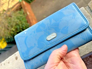 Bolso clutch vintage Folli Follie azul pálido - diseño serio italiano - ¿cuero? - Imagen 1 de 23