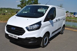 2019 FORD TRANSIT CUSTOM SWB 300 VAN EURO 6, 1 OWNER , OUTSTANDING CONDITION, - Picture 1 of 11
